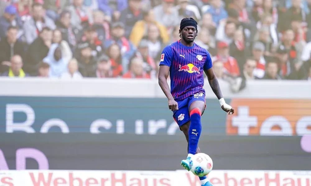 Jugador de RB Leipzig en acción durante un partido Jugador de RB Leipzig en acción durante un partido