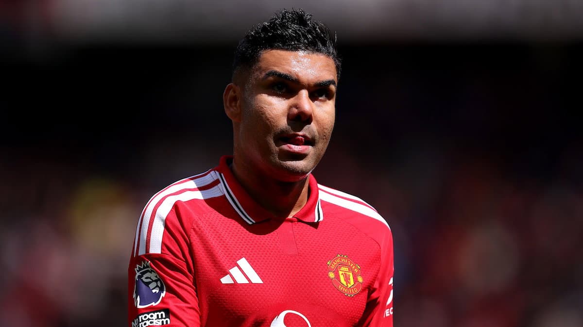 Jugador de Manchester United en el campo de juego Jugador de Manchester United en el campo de juego