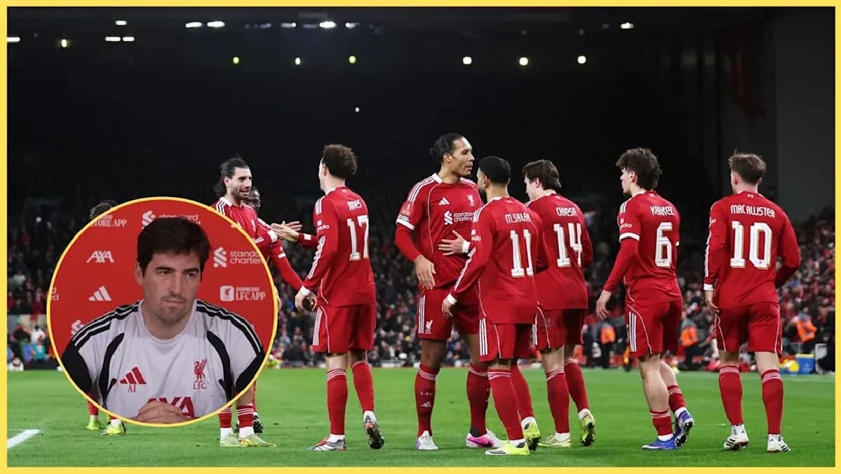 Jugadores de Liverpool celebrando un gol en el partido Jugadores de Liverpool celebrando un gol en el partido