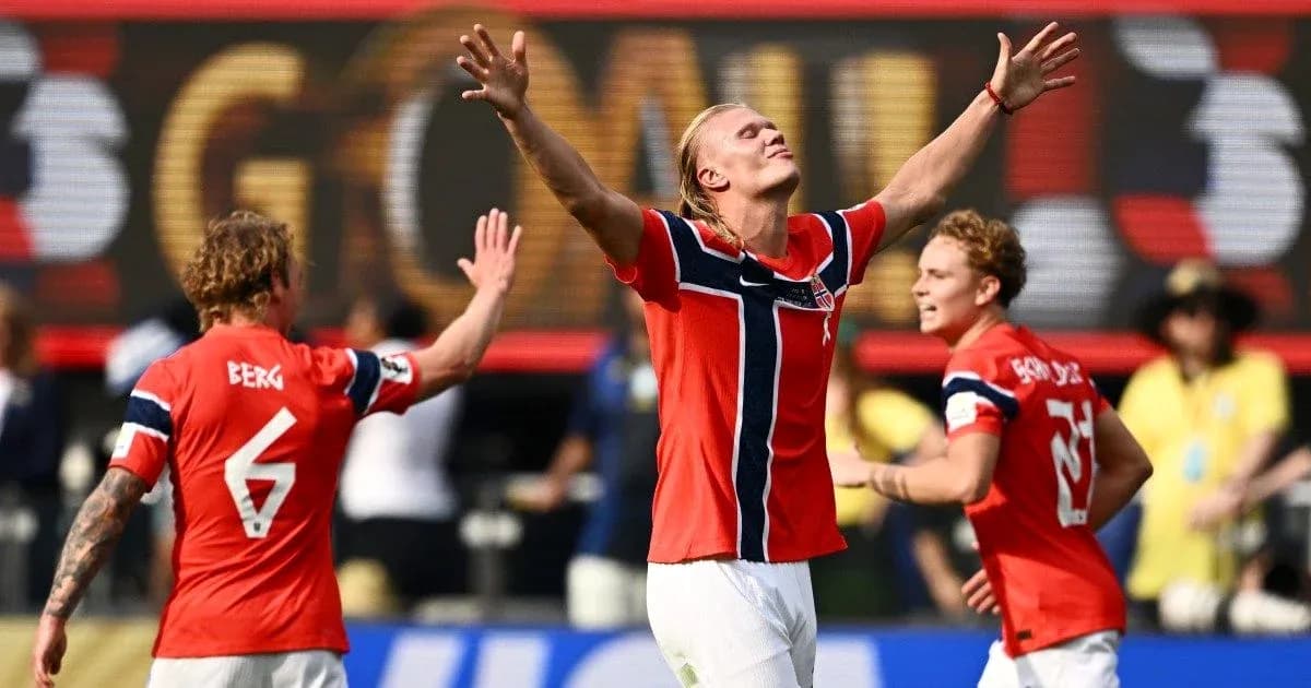Jugadores de Noruega celebrando un gol en partido Jugadores de Noruega celebrando un gol en partido