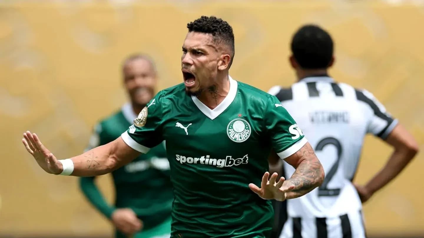 Jugador de Palmeiras celebrando un gol Jugador de Palmeiras celebrando un gol