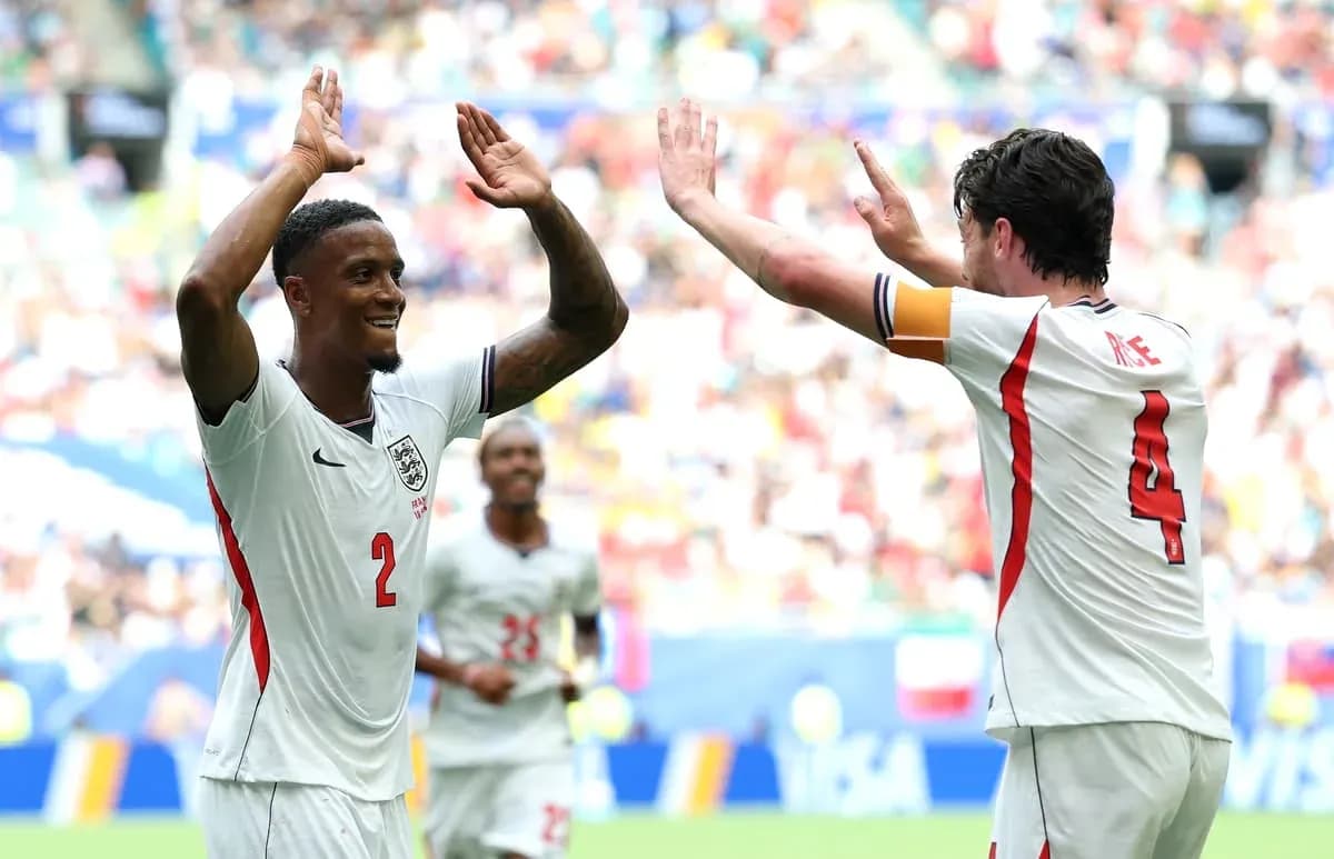 Jugadores de Inglaterra celebrando durante un partido Jugadores de Inglaterra celebrando durante un partido