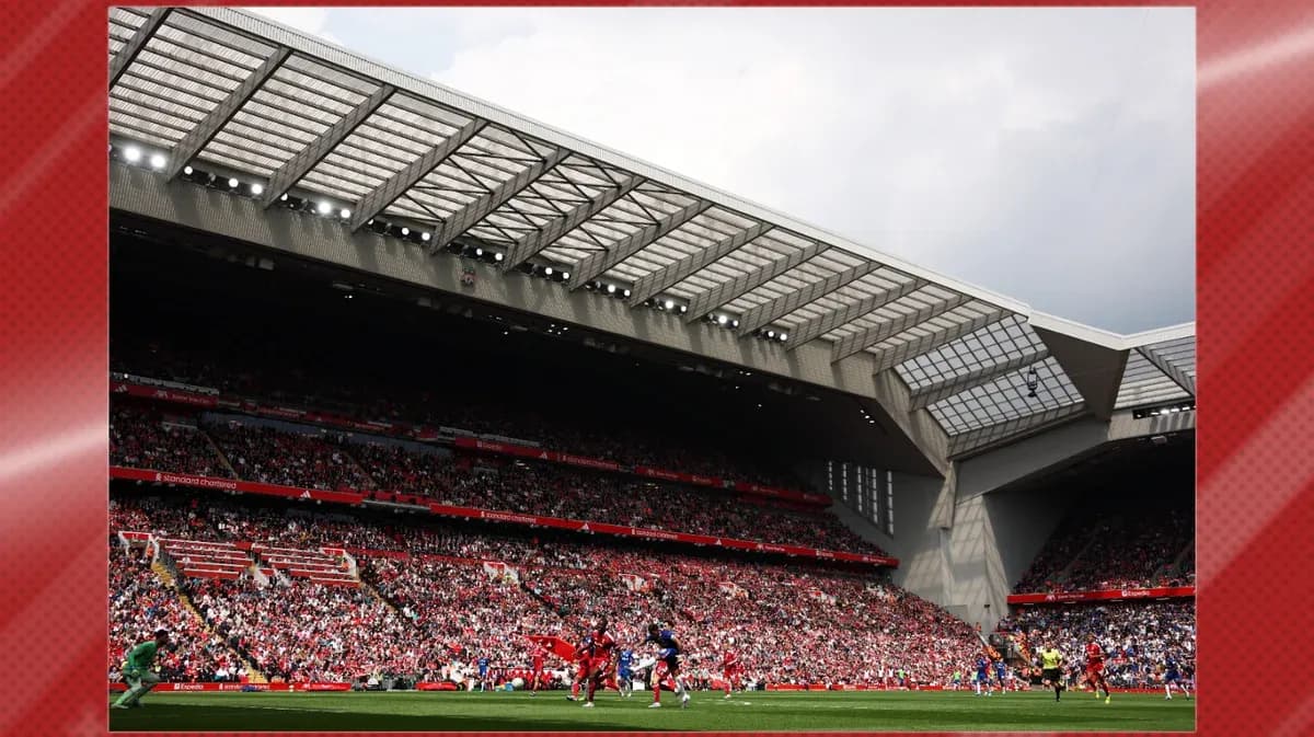 Vista del estadio Anfield lleno durante un partido Vista del estadio Anfield lleno durante un partido
