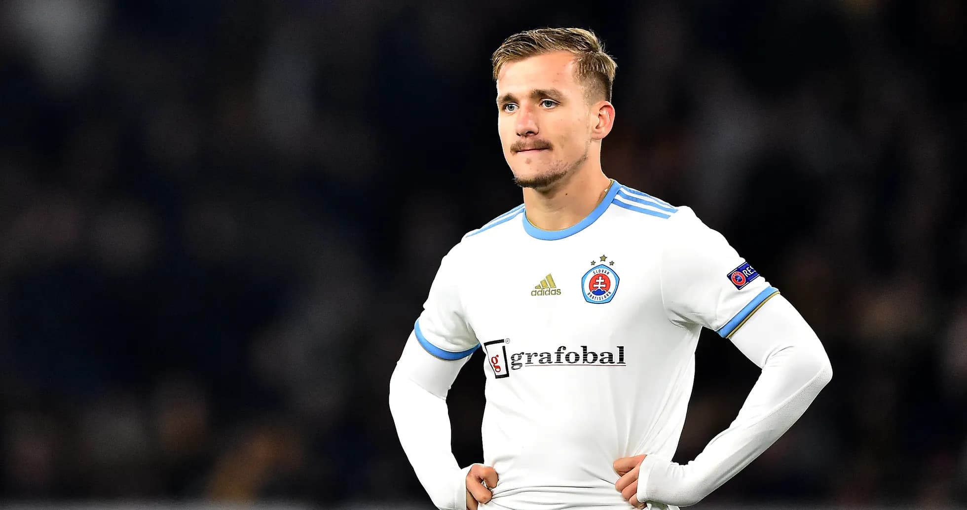 Jugador de Slovan Bratislava en el partido Jugador de Slovan Bratislava en el partido