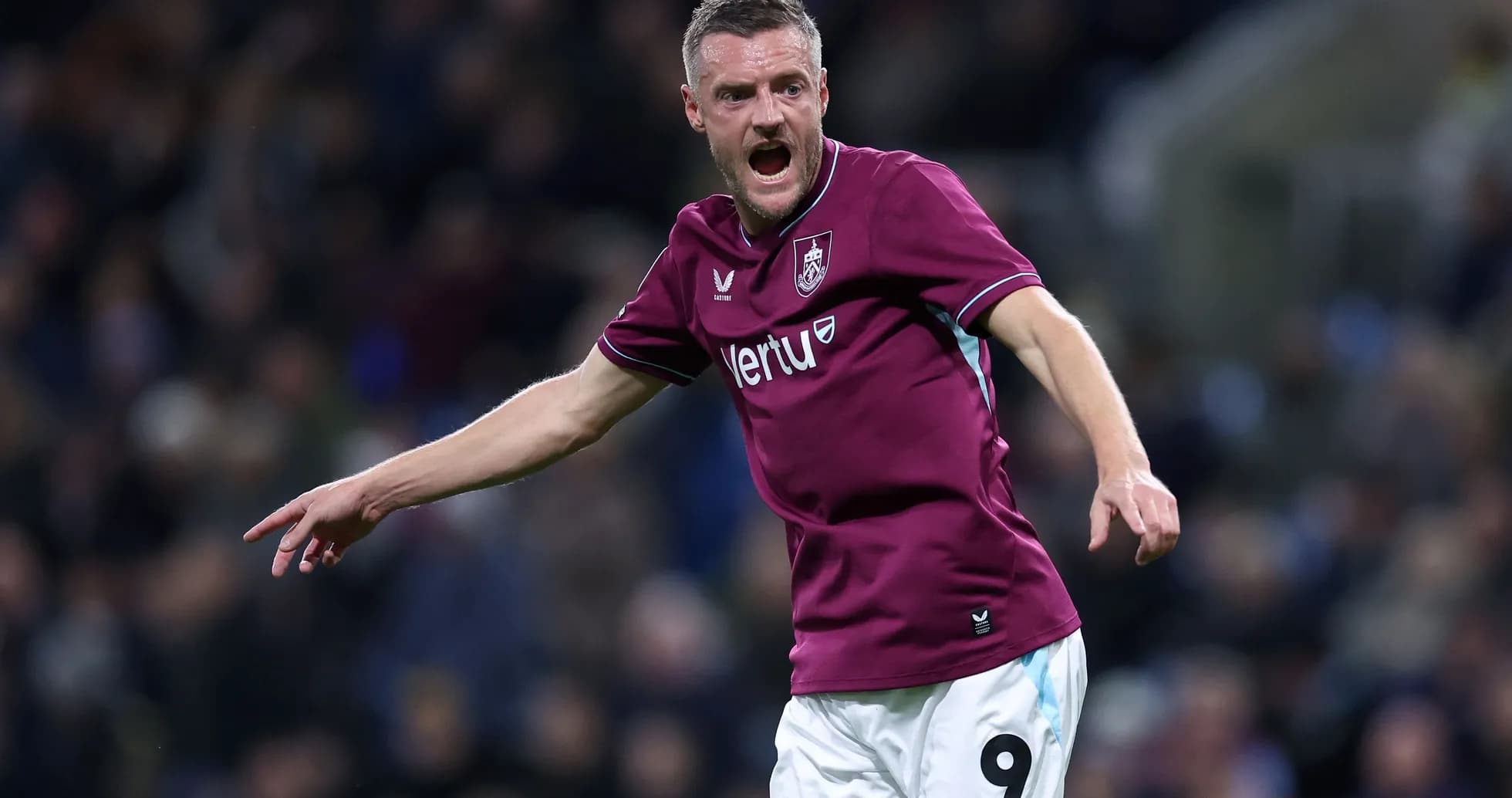 Jugador de Burnley celebrando un gol en el partido Jugador de Burnley celebrando un gol en el partido