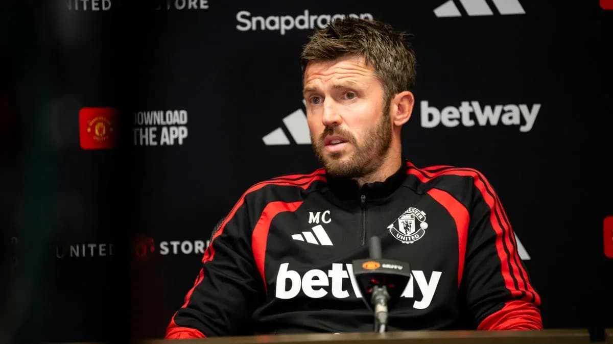 Entrenador de Manchester United en rueda de prensa Entrenador de Manchester United en rueda de prensa