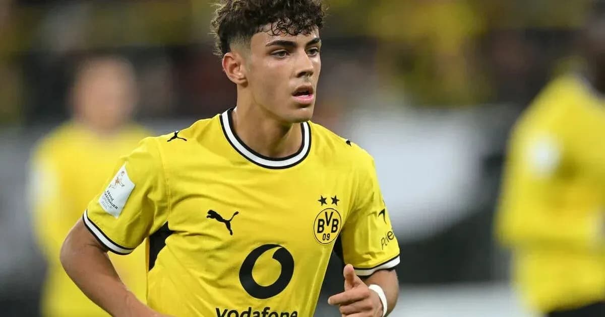 Jugador de Borussia Dortmund en acción durante un partido Jugador de Borussia Dortmund en acción durante un partido