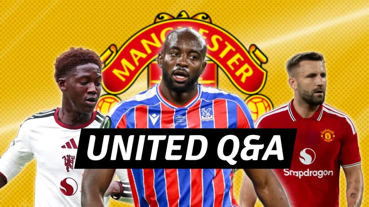 Jugadores de fútbol con logo de Manchester United de fondo Jugadores de fútbol con logo de Manchester United de fondo