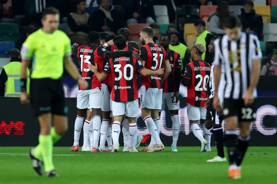 Jugadores de AC Milan celebrando un gol Jugadores de AC Milan celebrando un gol