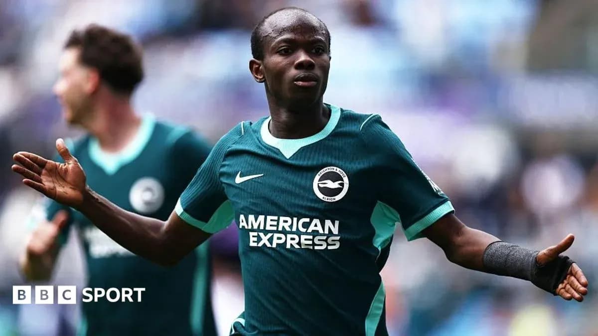 Jugador de Brighton celebrando un gol en el partido Jugador de Brighton celebrando un gol en el partido