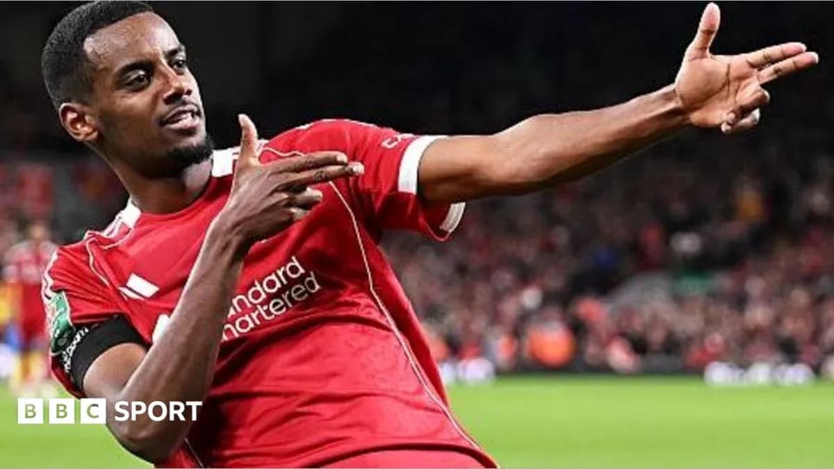 Jugador de Liverpool celebrando un gol con gesto Jugador de Liverpool celebrando un gol con gesto