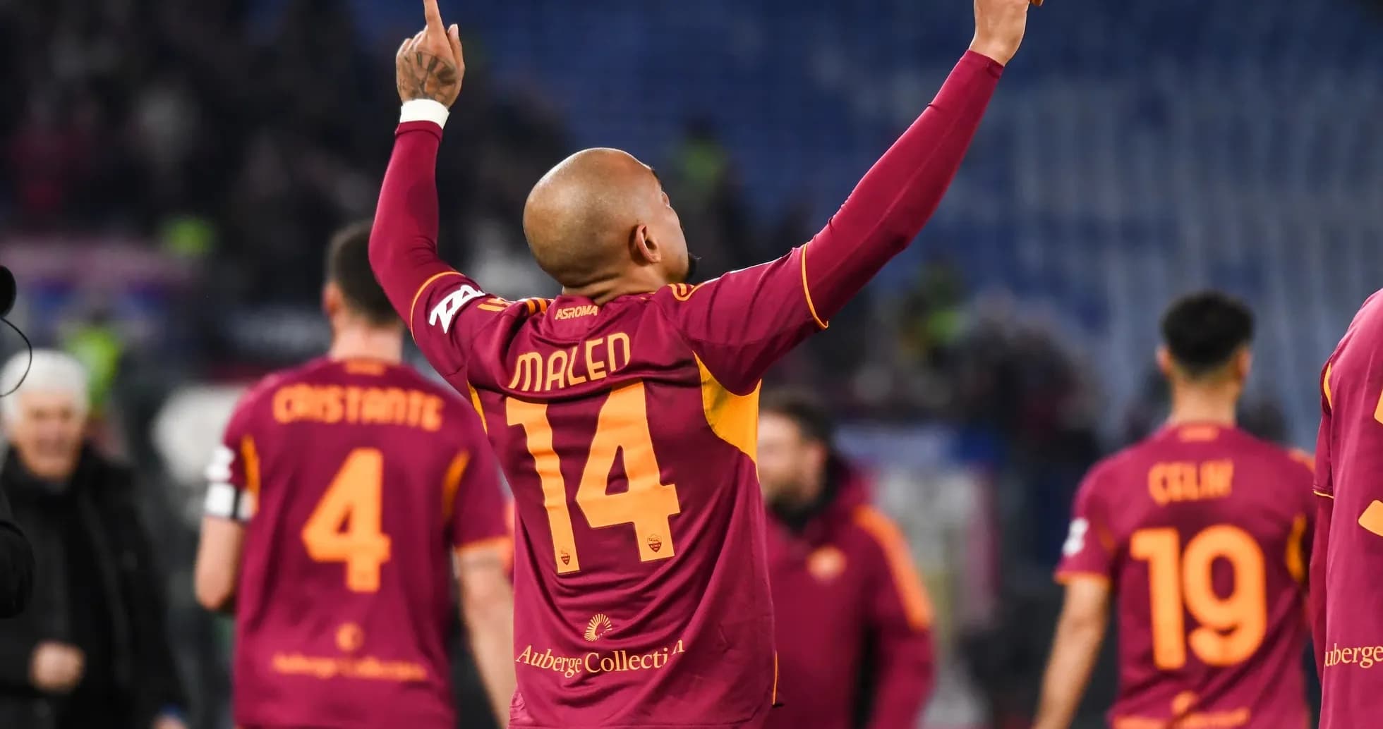 Jugador de AS Roma celebrando un gol Jugador de AS Roma celebrando un gol