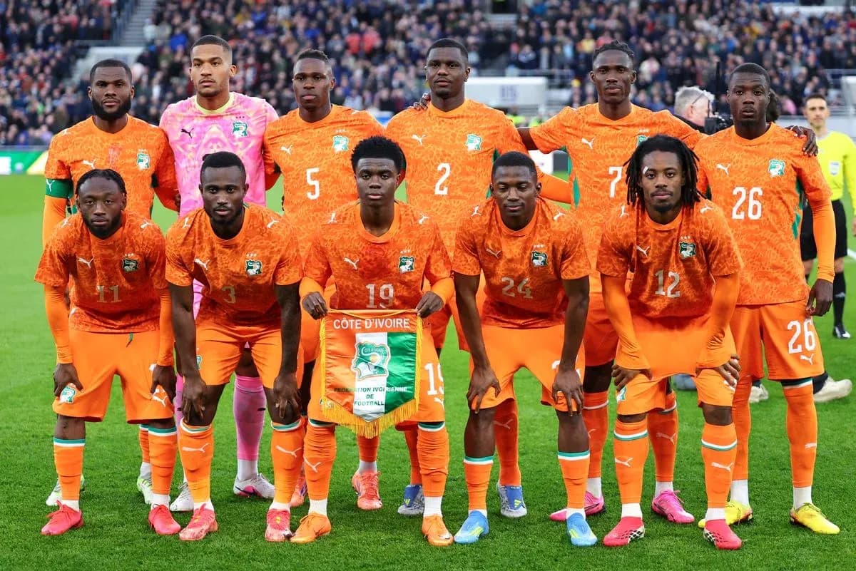 Equipo de Côte d'Ivoire posando antes del partido Equipo de Côte d'Ivoire posando antes del partido