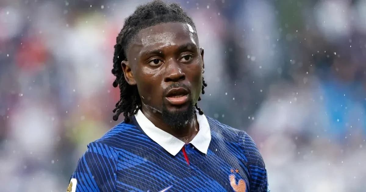 Jugador de Francia en acción durante un partido Jugador de Francia en acción durante un partido