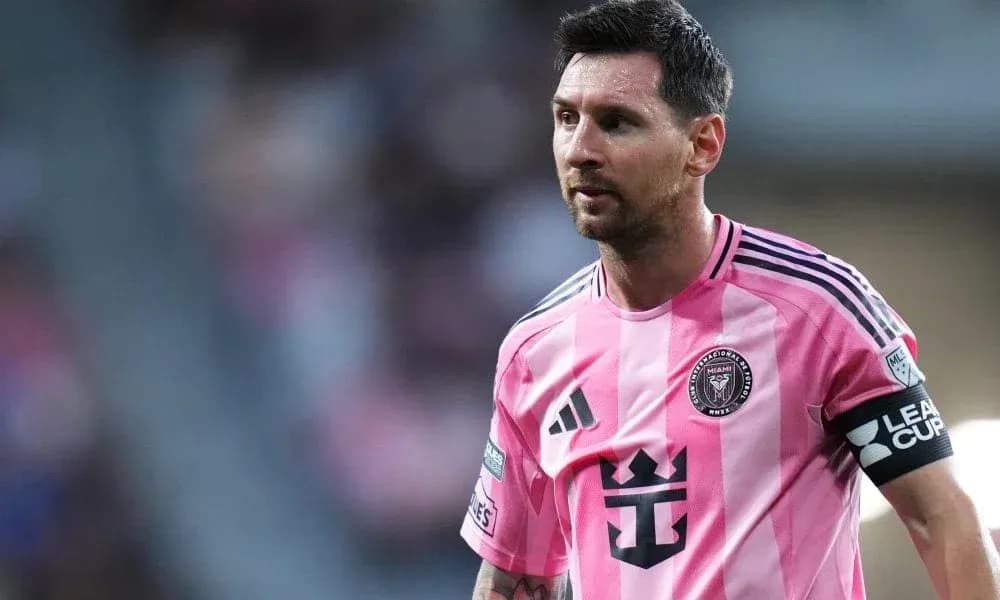 Lionel Messi en uniforme rosa de Inter Miami Lionel Messi en uniforme rosa de Inter Miami