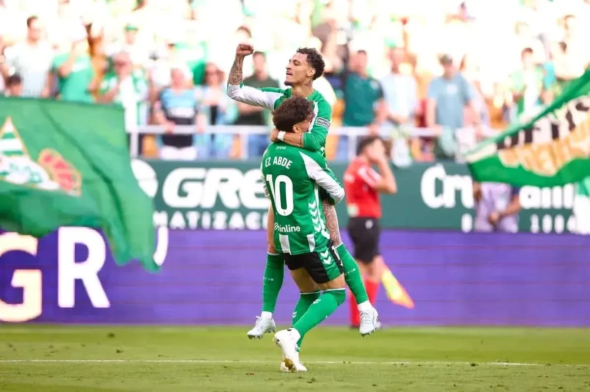 Jugadores de Real Betis celebrando un gol Jugadores de Real Betis celebrando un gol