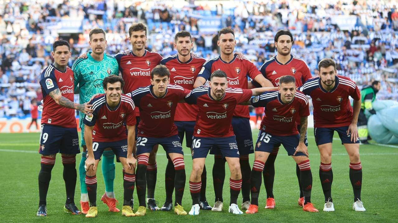 Jugadores de Osasuna posando para la foto Jugadores de Osasuna posando para la foto