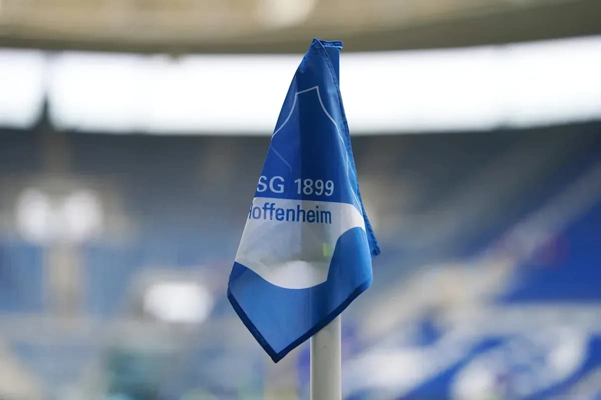 Bandera de esquina de la cancha de Hoffenheim Bandera de esquina de la cancha de Hoffenheim
