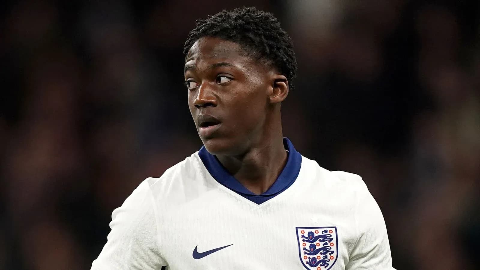 Jugador de Inglaterra en acción durante un partido Jugador de Inglaterra en acción durante un partido
