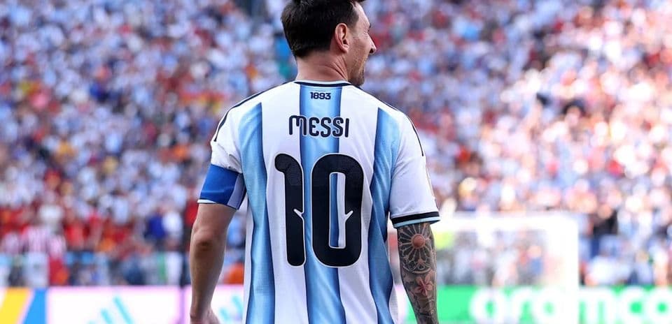 Lionel Messi se despide de la selección con dignidad; Cristiano Ronaldo no pudo hacerlo así Lionel Messi se despide de la selección con dignidad; Cristiano Ronaldo no pudo hacerlo así
