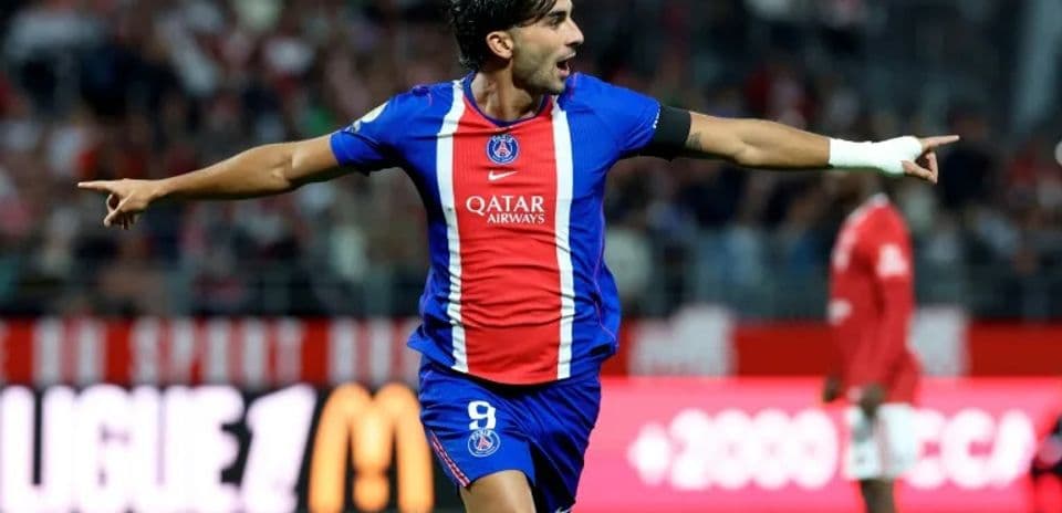 Ferran Torres impulsa la primera victoria del PSG en la Ligue 1 Ferran Torres impulsa la primera victoria del PSG en la Ligue 1