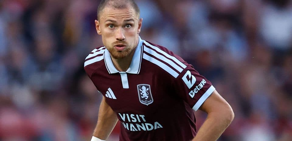 Matty Cash apunta a la gloria en la Supercopa de la UEFA frente al PSG Matty Cash apunta a la gloria en la Supercopa de la UEFA frente al PSG
