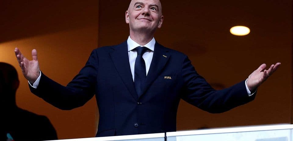 FIFA despide al director de operaciones Kevin Lamour tras criticar plan de Infantino para vender parte del Mundial FIFA despide al director de operaciones Kevin Lamour tras criticar plan de Infantino para vender parte del Mundial