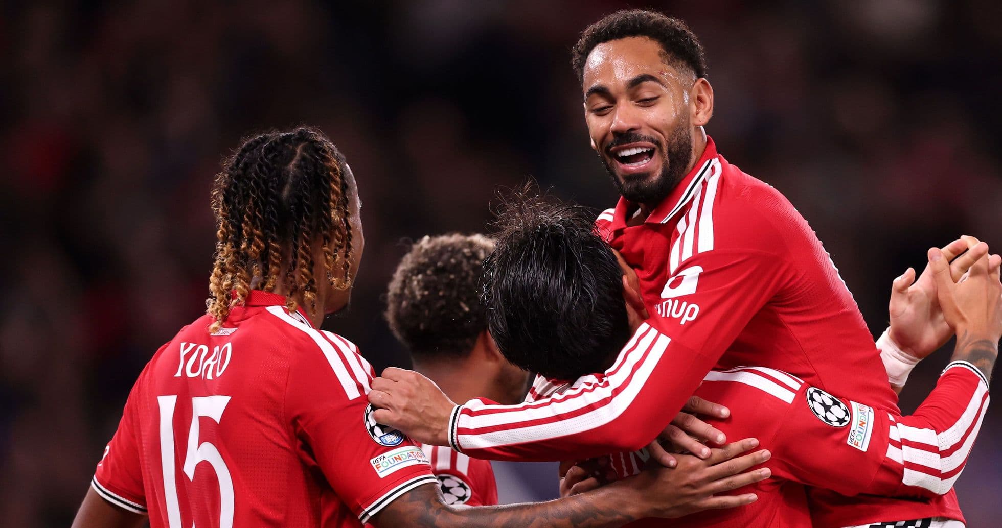 Manchester United rompe sequía de goles en Champions con victoria contundente sobre Sabah Manchester United rompe sequía de goles en Champions con victoria contundente sobre Sabah