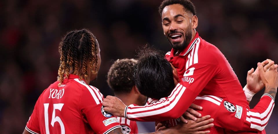 Manchester United rompe sequía de goles en Champions con victoria contundente sobre Sabah Manchester United rompe sequía de goles en Champions con victoria contundente sobre Sabah