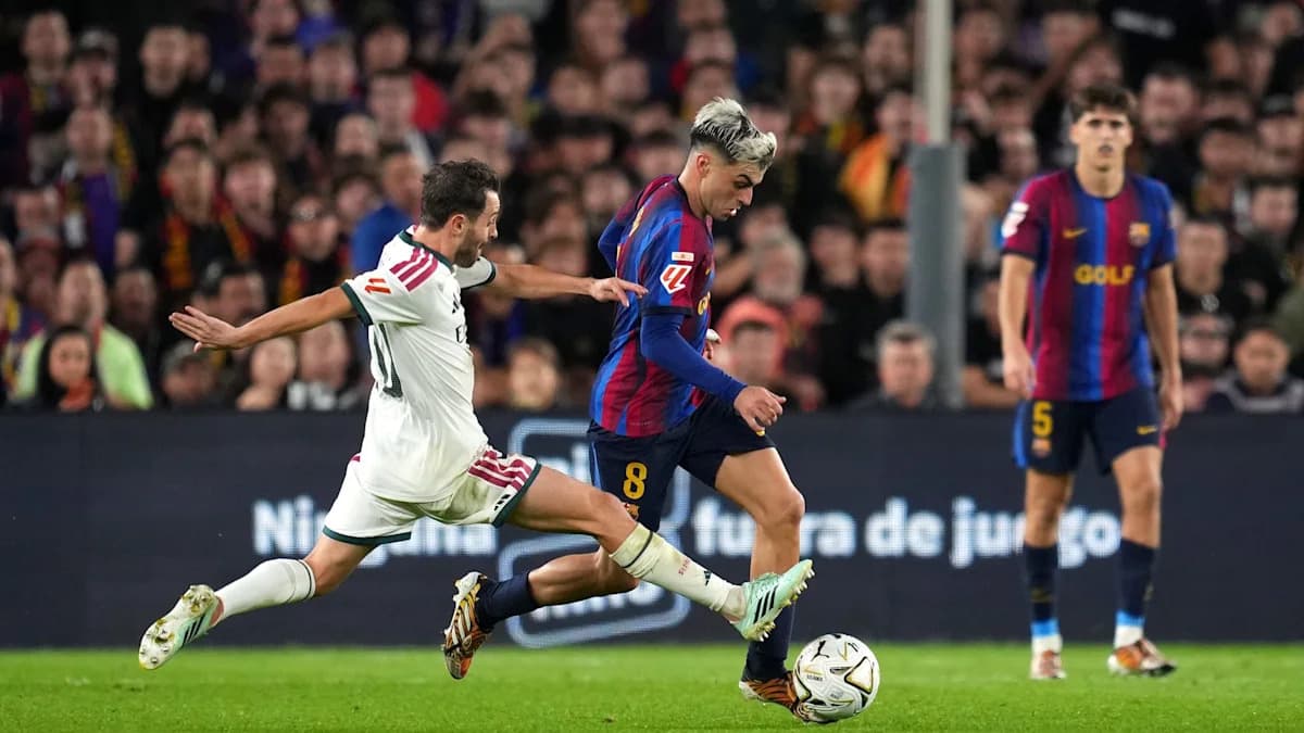 Reacciones de Pedri y Cubarsi tras la derrota del Barcelona 1-2 ante Real Madrid: 'No jugamos bien' Reacciones de Pedri y Cubarsi tras la derrota del Barcelona 1-2 ante Real Madrid: 'No jugamos bien'