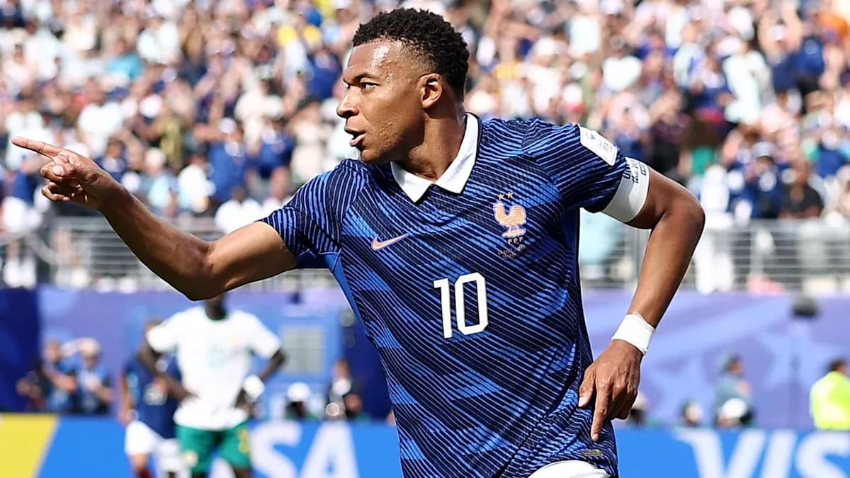 Kylian Mbappé supera a Ronaldo y marca doblete en la victoria de Francia contra Suecia en octavos Kylian Mbappé supera a Ronaldo y marca doblete en la victoria de Francia contra Suecia en octavos