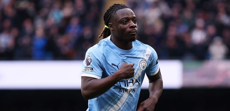 Jeremy Doku renueva por cinco años con el Manchester City Jeremy Doku renueva por cinco años con el Manchester City