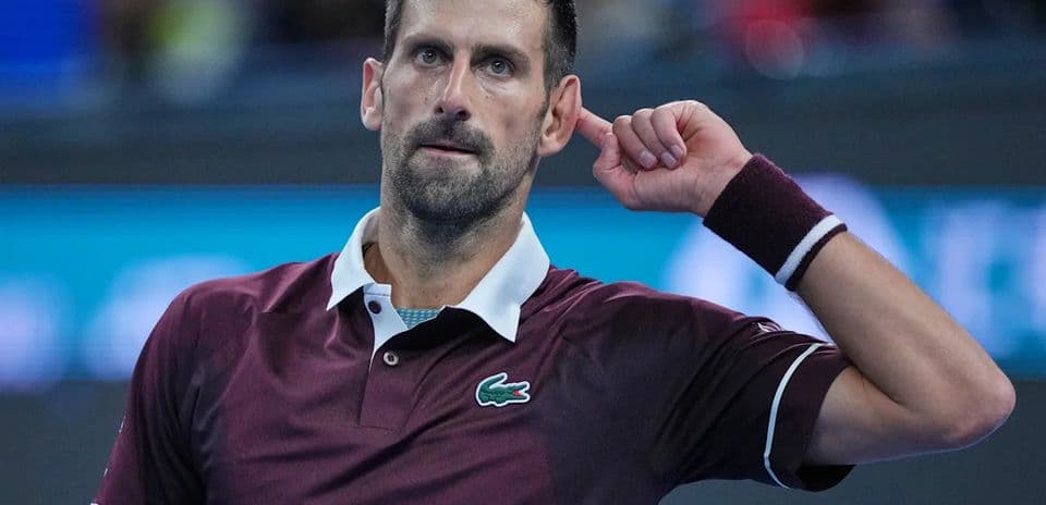 Djokovic conquista su séptimo título en el China Open tras la retirada de De Minaur por lesión Djokovic conquista su séptimo título en el China Open tras la retirada de De Minaur por lesión