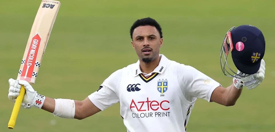 Emilio Gay anota 141 y Durham inicia con fuerza ante Lancashire Emilio Gay anota 141 y Durham inicia con fuerza ante Lancashire