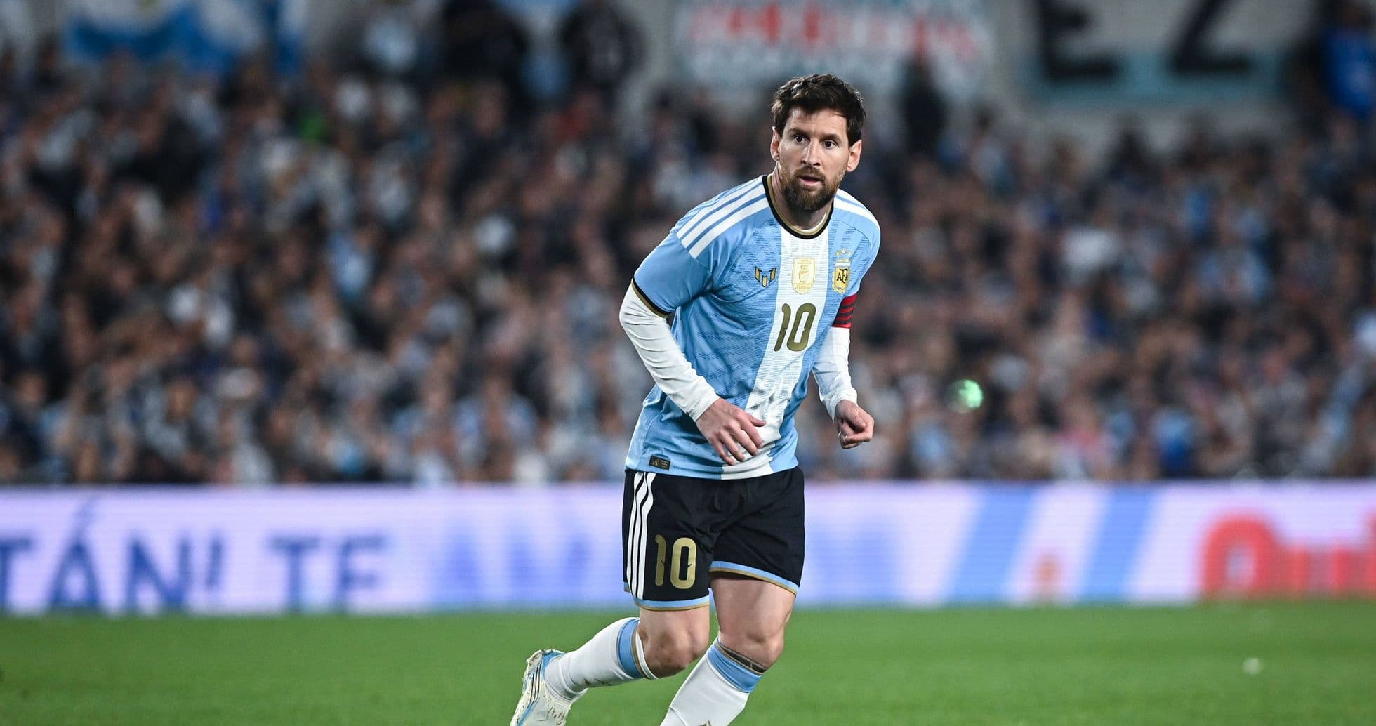 Lionel Messi se despide con lágrimas tras anunciar su retiro internacional Lionel Messi se despide con lágrimas tras anunciar su retiro internacional