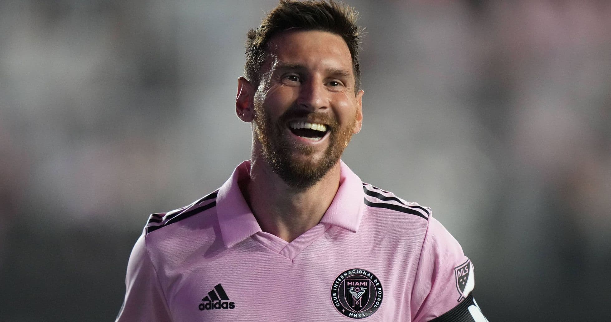 Lionel Messi avanza hacia la compra total del club español CD Eldense Lionel Messi avanza hacia la compra total del club español CD Eldense