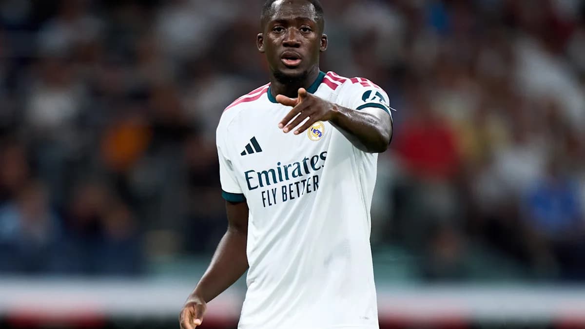 Alarma en el Real Madrid: Konaté abandona la concentración de Francia por lesión Alarma en el Real Madrid: Konaté abandona la concentración de Francia por lesión